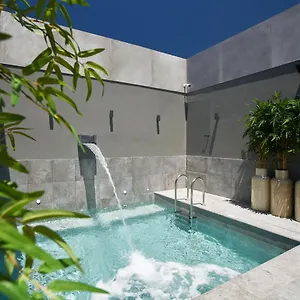 Отель Portobay Marques ****
